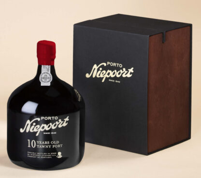 Niepoort 10 Years Old Tawny Demijohn 150cl (Puidust kinkekarbis) - Image 2